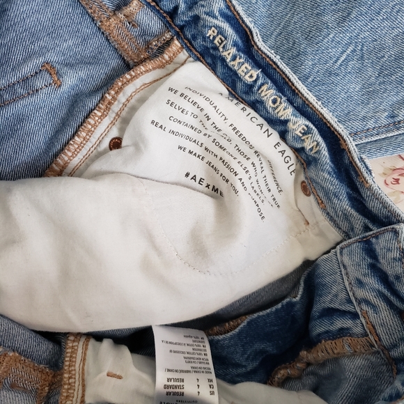 American Eagle AE Ripped distressed High Rise Mom Jeans  Loose 4 - Picture 13 of 15